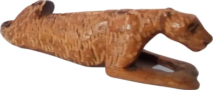 carving of cheetah